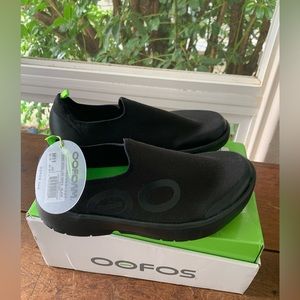 NIB NEW OOFOS 11 OOMG EEZEE Low Men’s BLACK NWT